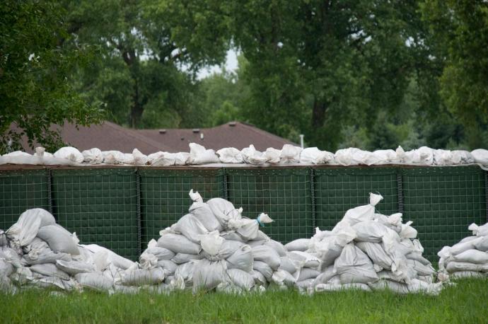 Community preparing for flooding