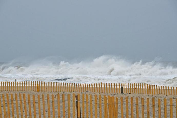 Threatening waves, Long Branch, NJ