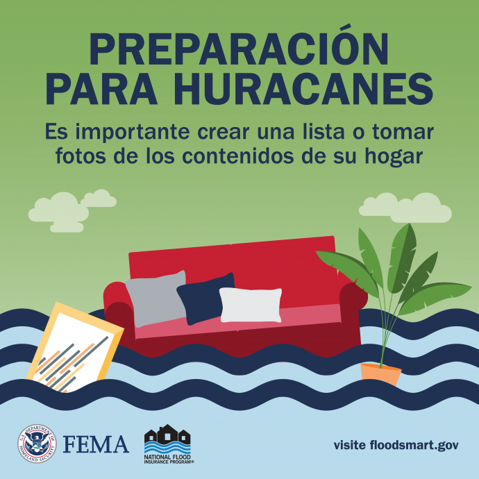 Preparación Para Huracanes - sofá rojo en agua de inundación
